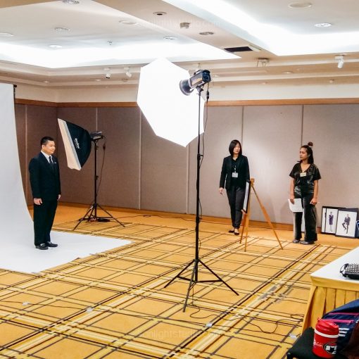 ไฟแฟลชสตูดิโอ ถ่ายภาพผู้บริหาร Eximbank