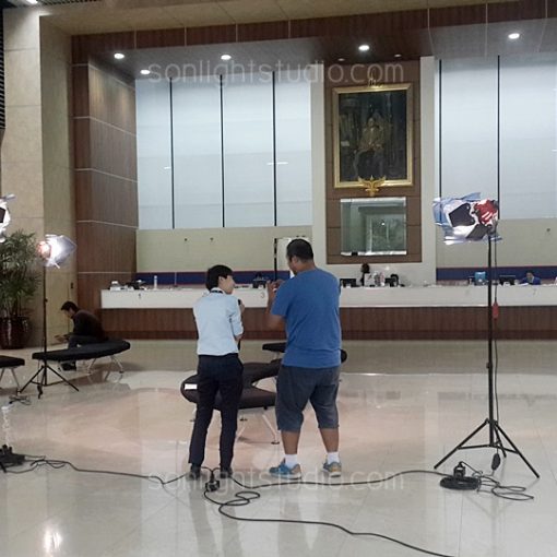 ไฟหัวแดง ถ่ายvdo สำหรับสื่อสารภายในธนาคาร UOB