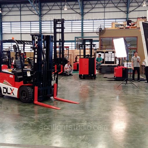 ถ่ายภาพนิ่ง รถโฟลคลิฟท์ DLX