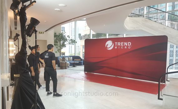 ไฟถ่ายรูปหน้าแบ็คดรอป งาน Trend Micro ที่ Waldorf Astoria