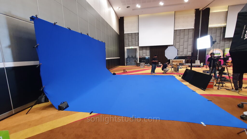 ฉากผ้าสีน้ำเงินสำหรับไลฟ์สด