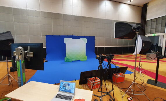 ฉากบลูสกรีนสำหรับการสัมมนาออนไลน์