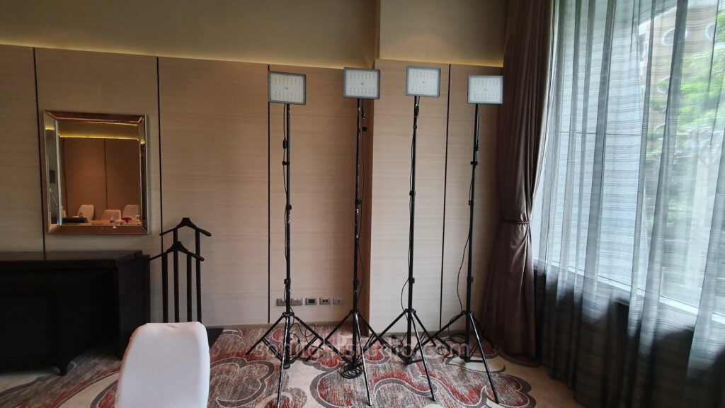 ไฟ LED Flood Light แสงขาว 100W สำหรับการจัดแสงภายในอาคาร