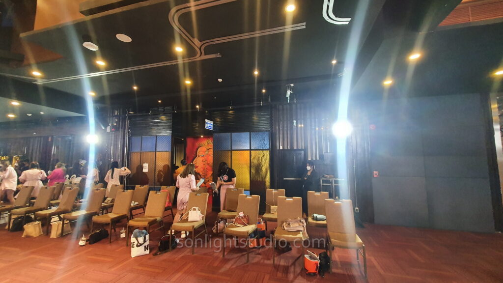 ภาพรวมงาน Fan Meet Zee Nunew สว่างชัดด้วยไฟสปอร์ตไลท์ LED
