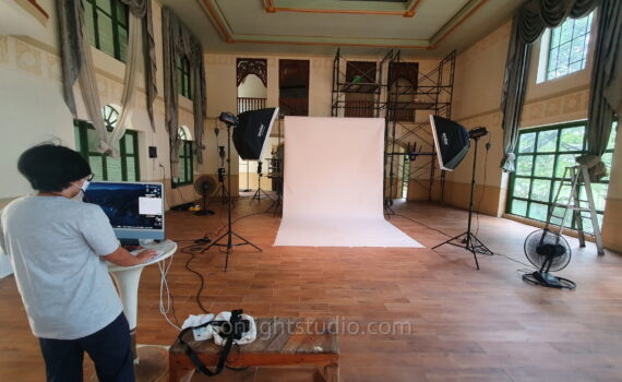 เช่าไฟไฟถ่ายรูป โปสเตอร์ละคร หมอหลวง พร้อมฉากขาว