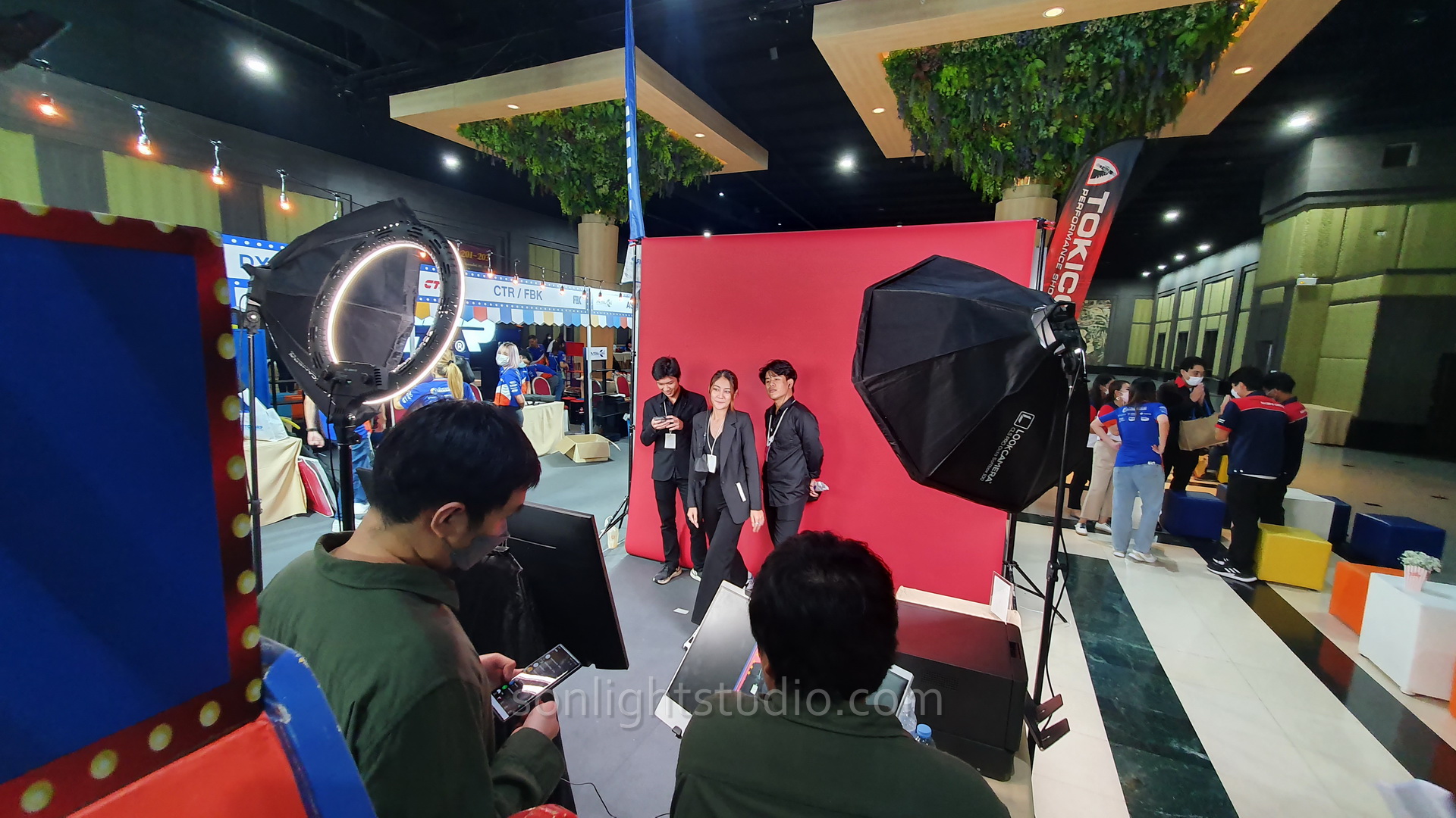 ฉากลิมโบ้แดง 2.7 เมตร สำหรับ Photo Booth