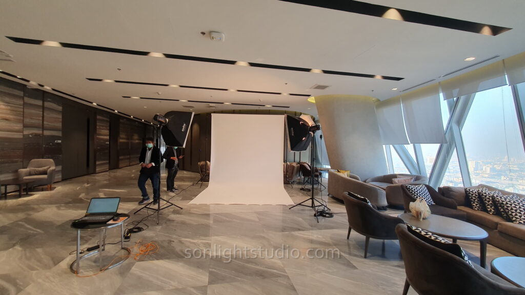 ฉากกระดาษสีขาวสำหรับถ่ายบุคคล
