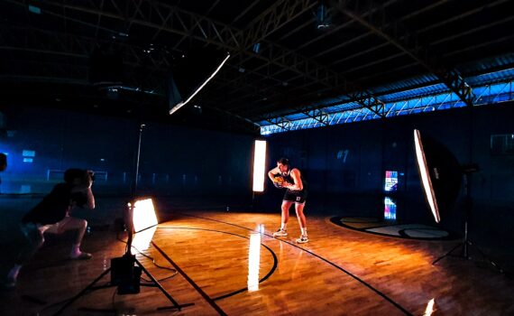 การจัดไฟสตูดิโอถ่ายภาพนักกีฬาบาสเกตบอล ด้วยเทคนิค Rim Light