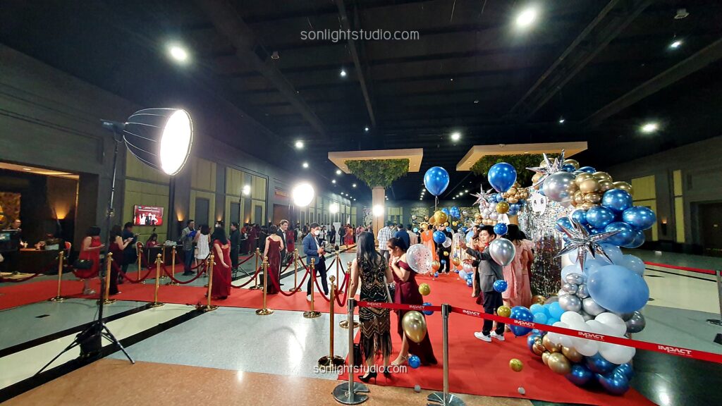 ไฟสปอตไลท์ LED 100W ส่องป้ายชื่อบริษัท งานเลี้ยงแว่นท็อปเจริญ
