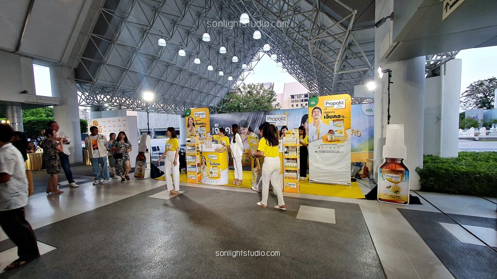 ไฟสปอร์ตไลท์ LED 100W สำหรับบูธ Propoliz ในงานคอนเสิร์ตที่ศูนย์วัฒนธรรม