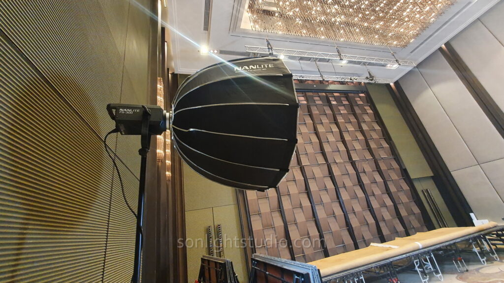 ไฟ Nanlite FS-300 สำหรับการแถลงข่าวและถ่ายภาพ