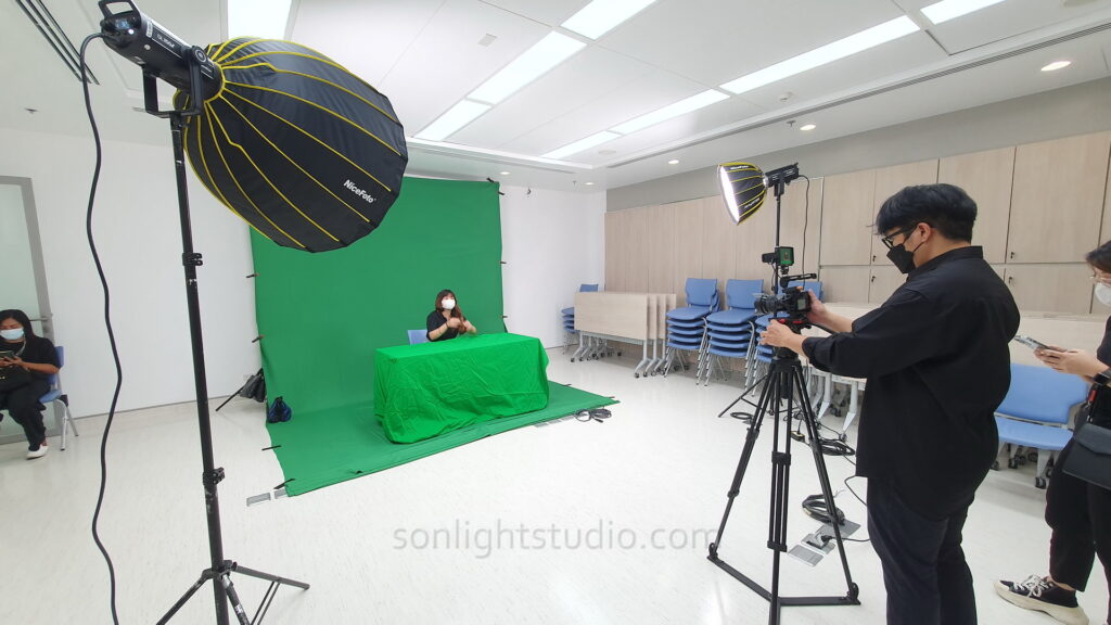 เช่าฉากผ้าสีเขียว ถ่ายสัมภาษณ์ คุณหมอ ที่โรงพยาบาลจุฬาลงกรณ์