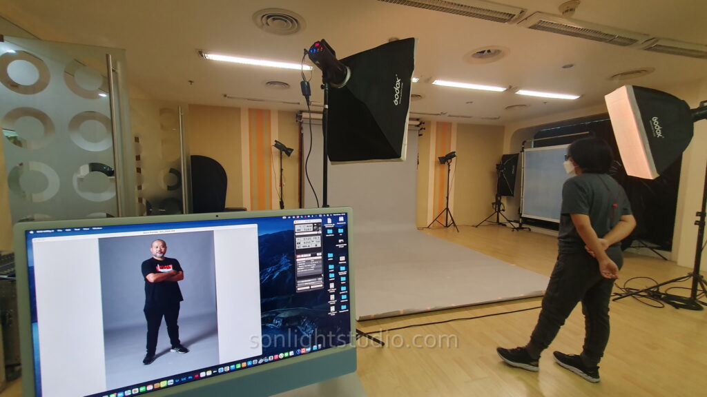 การจัดแสงด้วยไฟแฟลชสตูดิโอ 400W สำหรับงานถ่ายภาพ fitting ละคร ลมเล่นไฟ