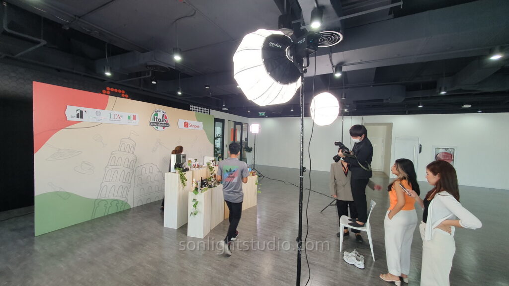 ชุด ไฟต่อเนื่อง งานแถลงข่าว พร้อม Nanlite FS-300